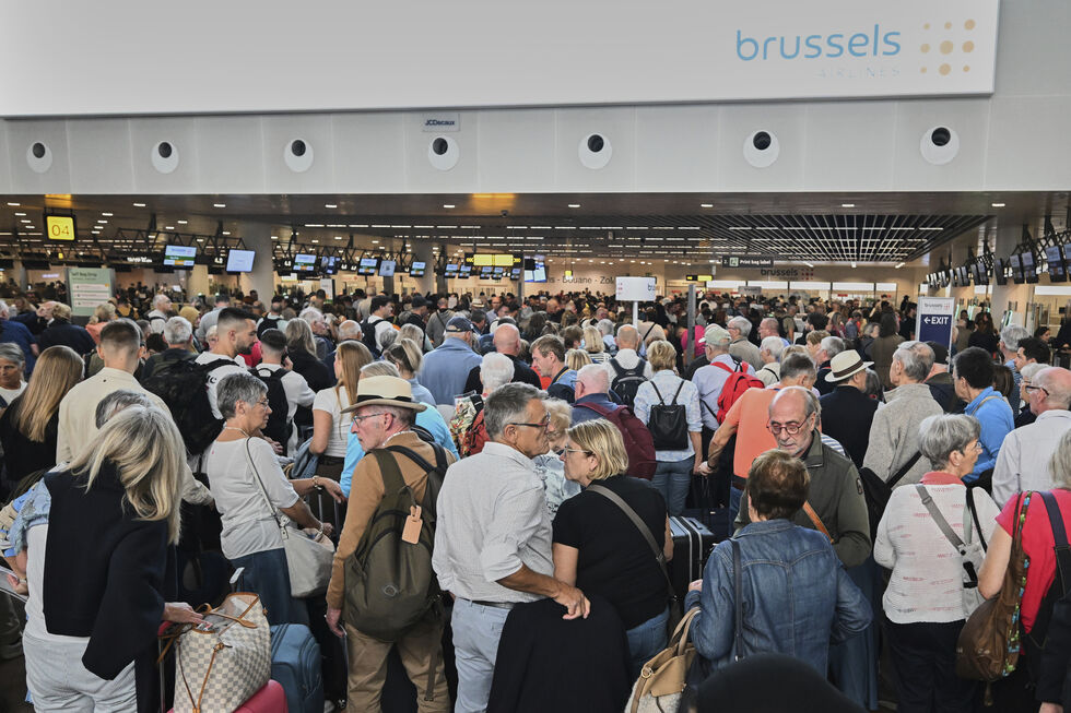 Aeroporto de Bruxelas enfrenta perturbações e desvio de voos após ataque cibernético