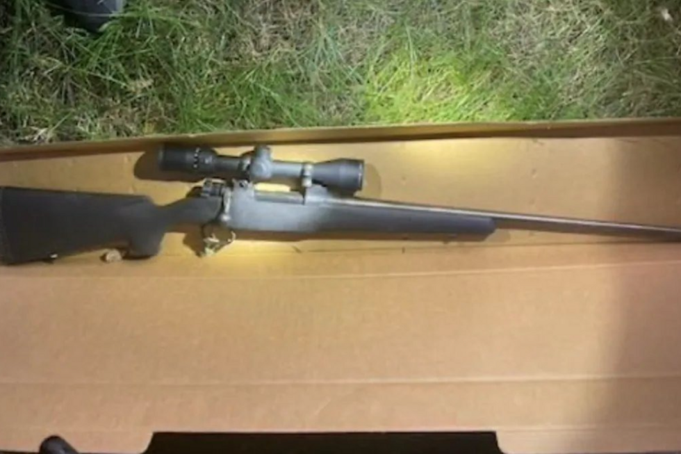 Arma do avô de Tyler Robinson