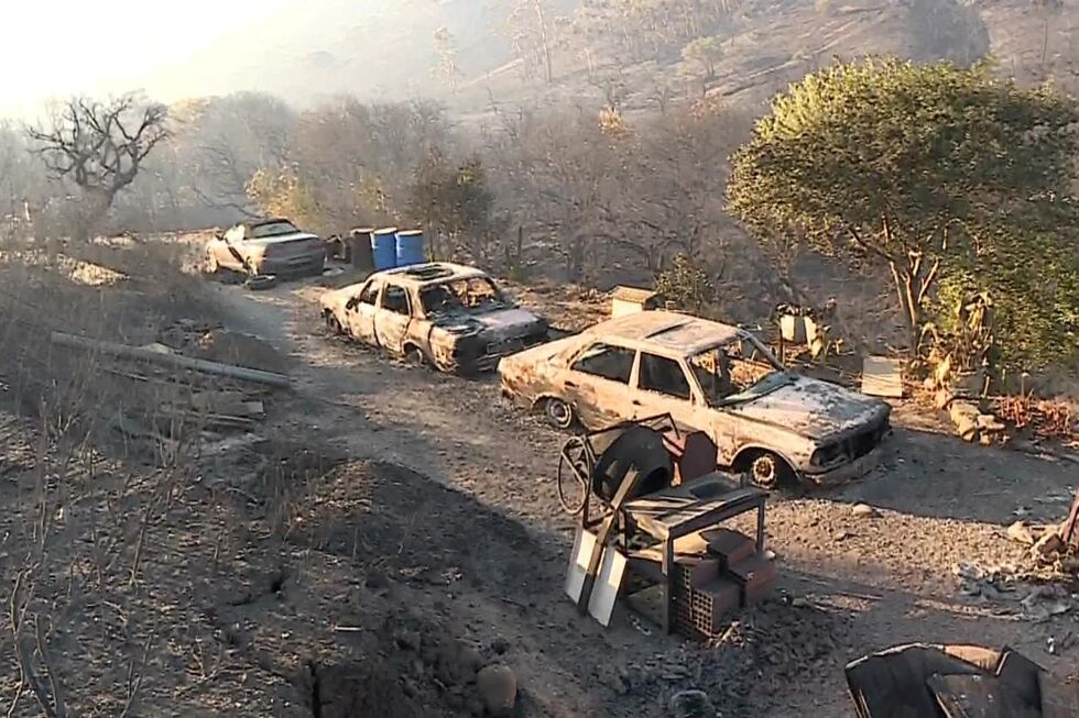 Incêndio em Lagos mobiliza operacionais. Zona afetada em Aljezur, Faro