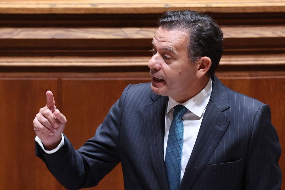 Montenegro nega responsabilidade no atraso da investigação à Spinumviva