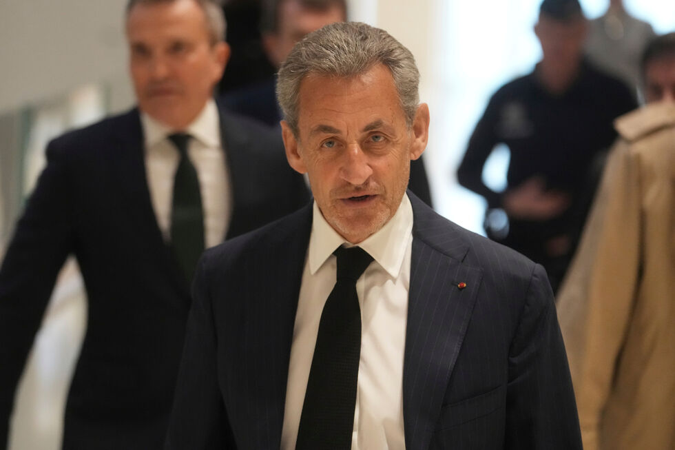 Sarkozy pode ser libertado esta segunda-feira