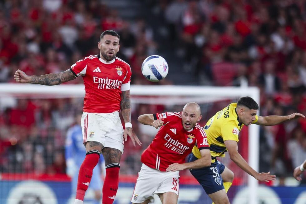 Benfica vence Gil Vicente por 2-1 