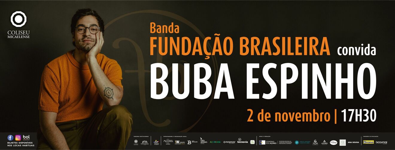 Buba Espinho atua com a Banda Fundação Brasileira no Coliseu Micaelense