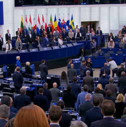 Minuto de silêncio no Parlamento Europeu pelas vítimas de violência política 