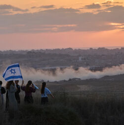 Exército israelita começou a retirar-se de Gaza