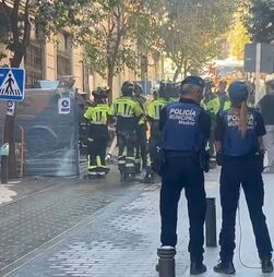 Prédio desaba no centro de Madrid. Há pelo menos quatro pessoas presas nos escombros e uma ferida