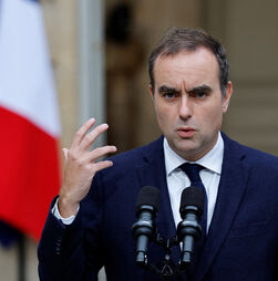 Novo primeiro-ministro francês poderá ser nomeado 'nas próximas 48 horas', anuncia Sébastien Lecornu
