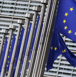 Bruxelas dá 2 meses a Portugal para transpor regras da UE sobre reduções de preços