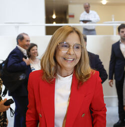Ministra quer alterar estatuto de alguns medicamentos apenas dispensados nos hospitais