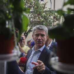 Carneiro acusa Montenegro de cometer crime ao pedir voto em candidatos alinhados com Governo