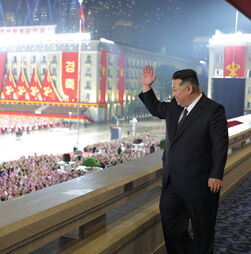Coreia do Norte revela míssil 'mais poderoso' do país em desfile sem Xi e Putin