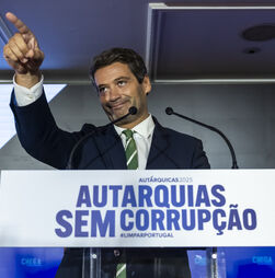 Ventura inventou a meia derrota na noite da “ressurreição” do bipartidarismo