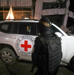 Hamas entregou o corpo de mais um refém à Cruz Vermelha