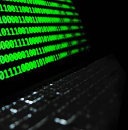 CMVM alerta para fraude 'abusiva e ilegítima' com nome e imagem de personalidades públicas