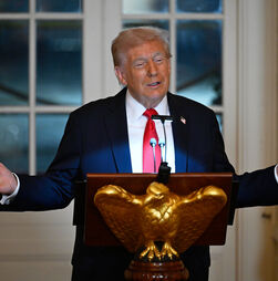 Trump diz que irá visitar a China em 2026