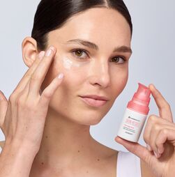 O novo contorno de olhos que acalma, repara e rejuvenesce – mesmo nas peles mais sensíveis