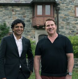 Nicholas Sparks e M. Night Shyamalan: uma colaboração de outro mundo 