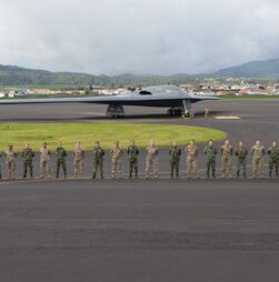 Trabalhadores da Base das Lajes temem voltar a ficar com salários em atraso no futuro