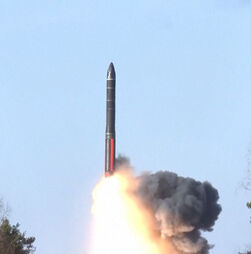 Rússia realiza exercícios com lançamentos de mísseis nucleares estratégicos