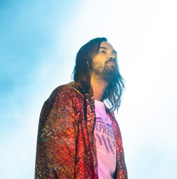 Na canção dos Tame Impala, há um labirinto em que Kevin Parker se perde