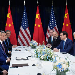 China confirma suspensão de um ano às restrições sobre terras raras