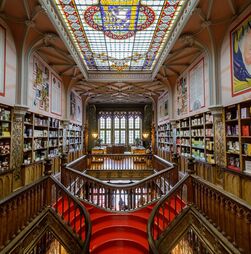 Como escreve Camilo depois de perder a visão? Livraria Lello expõe os óculos de Camilo Castelo Branco para sublinhar a dimensão humana do escritor