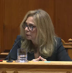 Ministra da Saúde recusa demitir-se depois de morte de grávida