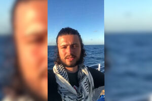 Barcos da Flotilha para Gaza em alerta máximo após aproximação de navios militares durante a noite  