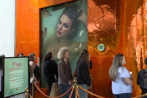 Taylor Swift celebra ‘Life of a Showgirl’ com evento ‘pop-up’ em Nova Iorque  