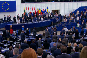 Minuto de silêncio no Parlamento Europeu pelas vítimas de violência política  