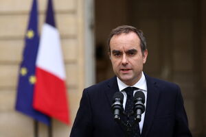 Sébastien Lecornu procura estabilidade política em França