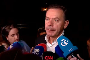 Luís Montenegro espera "resultados equilibrados até ao fim" e aguarda contagem dos votos
