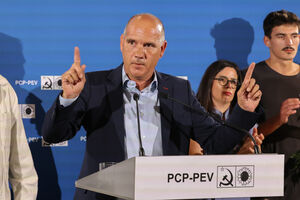 Paulo Raimundo discursa após resultados das autárquicas