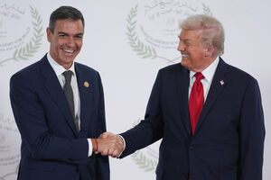 Trump e Sánchez na cimeira sobre o futuro de Gaza no Egito