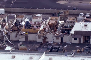 Tempestade provoca estragos e deixa milhares de pessoas sem energia no Arizona