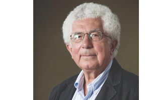 Avi Shlaim condena violência, defende direitos iguais e acusa Netanyahu de genocídio