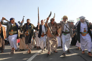 Rebeldes Houthis detêm funcionários da ONU e apreendem equipamentos