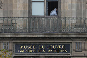 Roubo de joias mantém o Museu do Louvre encerrado em Paris
