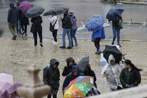 Chuva regressa a Portugal com ameaça de inundações no Norte e Centro