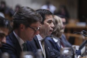 Ministro admite falha em programa de jornais para jovens no Parlamento