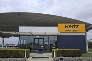 Balcão Hertz de venda de carros usados