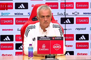 Mourinho e a presença assídua no Benfica Campus: «Em vez de ir dormir a sesta, vou ver os jogos dos miúdos»
