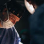 Primeira cirurgia assistida por IA ajuda a remover um tumor cerebral: 'É como se houvesse outro par de olhos'