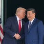 Trump reduz tarifas à China e promete reforço da cooperação após encontro com Xi