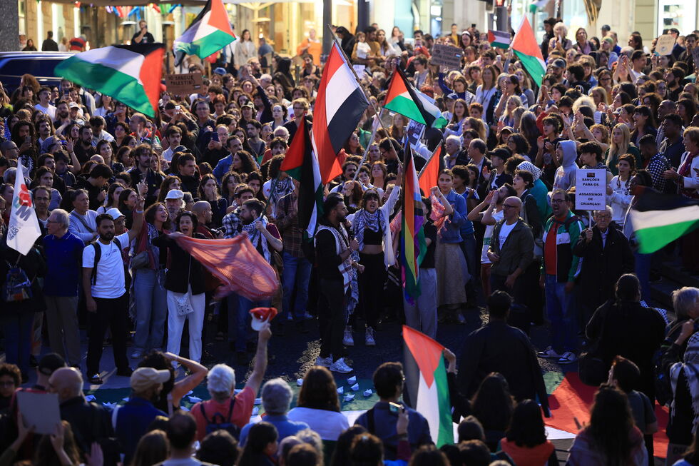 Milhares protestam no Porto contra a violência na Palestina