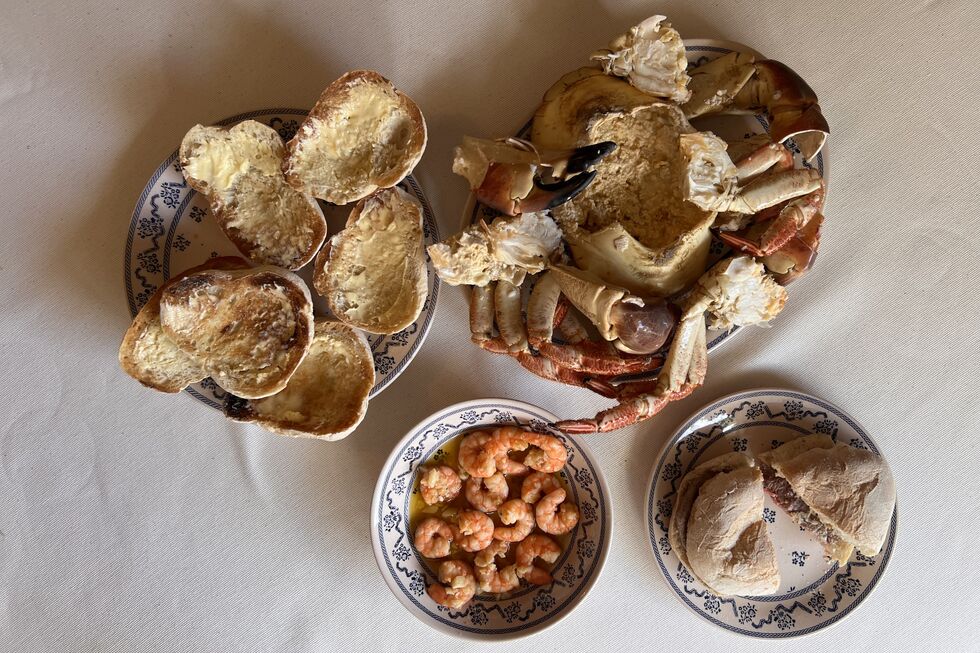 A refeição que encomendámos da Cervejaria Ramiro, aqui devidamente empratada, ficou por €95,15