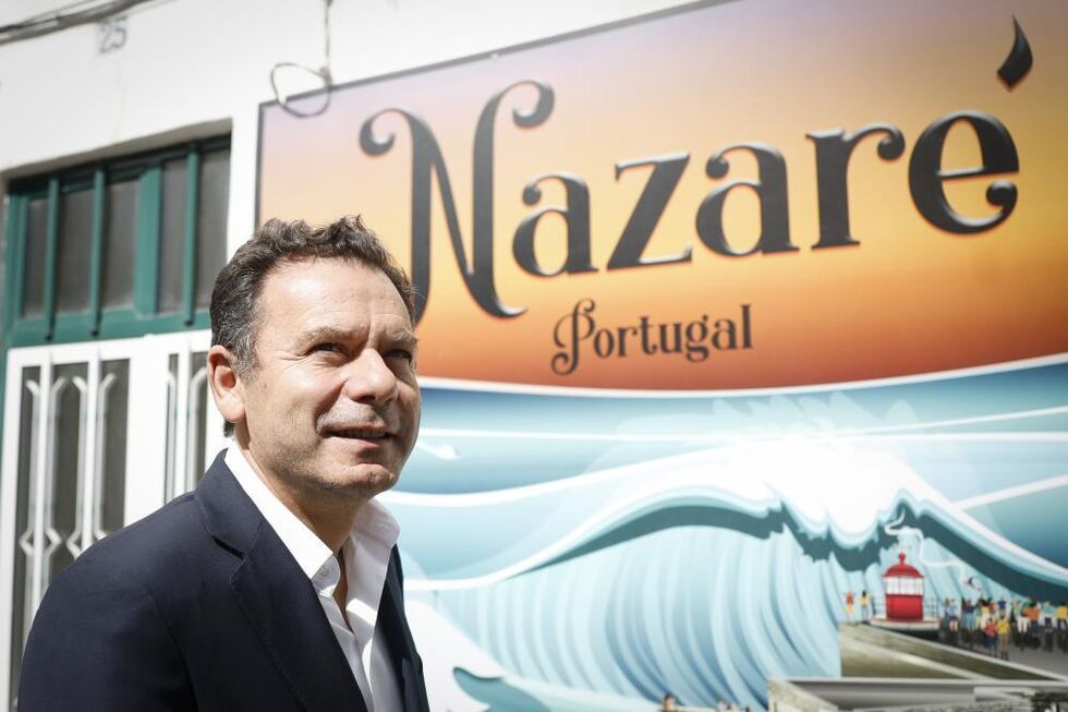 Montenegro lamenta 'erro processual' nas Lajes, durante iniciativa na Nazaré