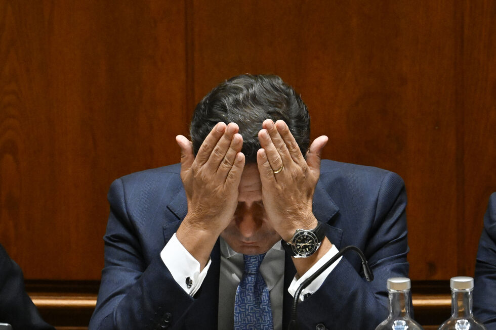 Montenegro sob investigação por ligações da empresa familiar