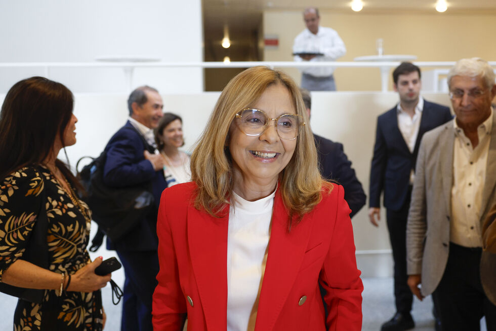 Ministra da Saúde defende alteração do estatuto de alguns medicamentos em Oeiras