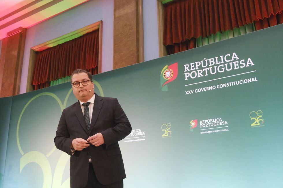 Governo e sindicatos da função pública reúnem-se para discutir salários